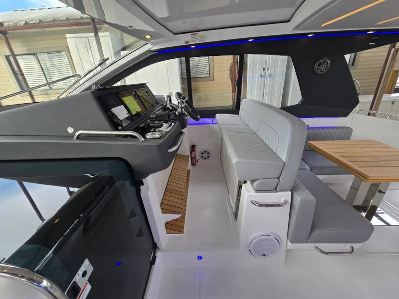 Slide: The Image of Schaefer Yachts DBA 375 2025 - 38