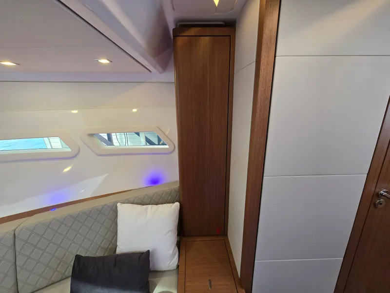 Slide: The Image of Schaefer Yachts DBA 375 2025 - 53