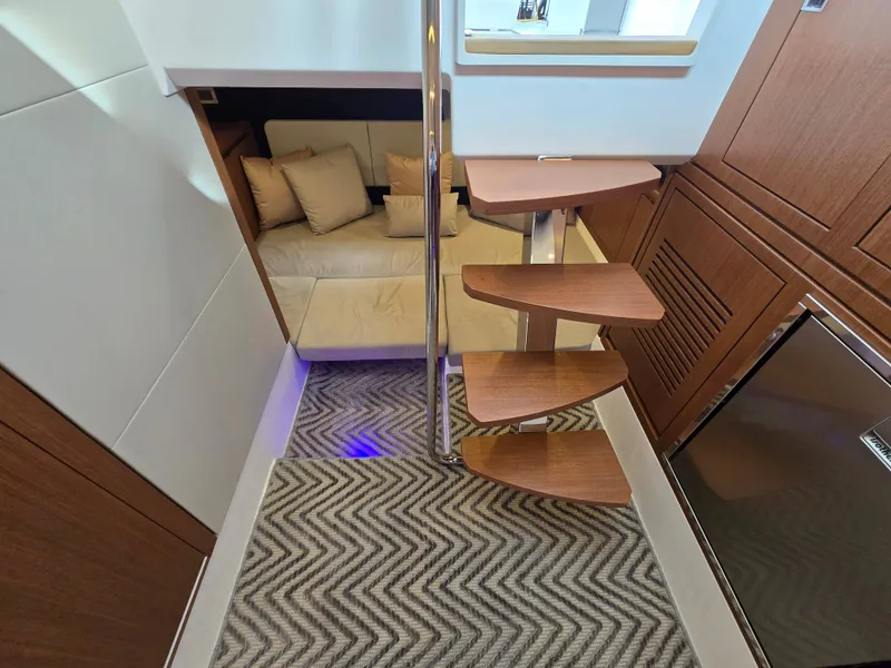Slide: The Image of Schaefer Yachts DBA 375 2025 - 62