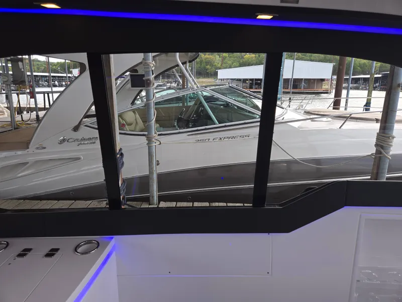 Slide: The Image of Schaefer Yachts DBA 375 2025 - 70