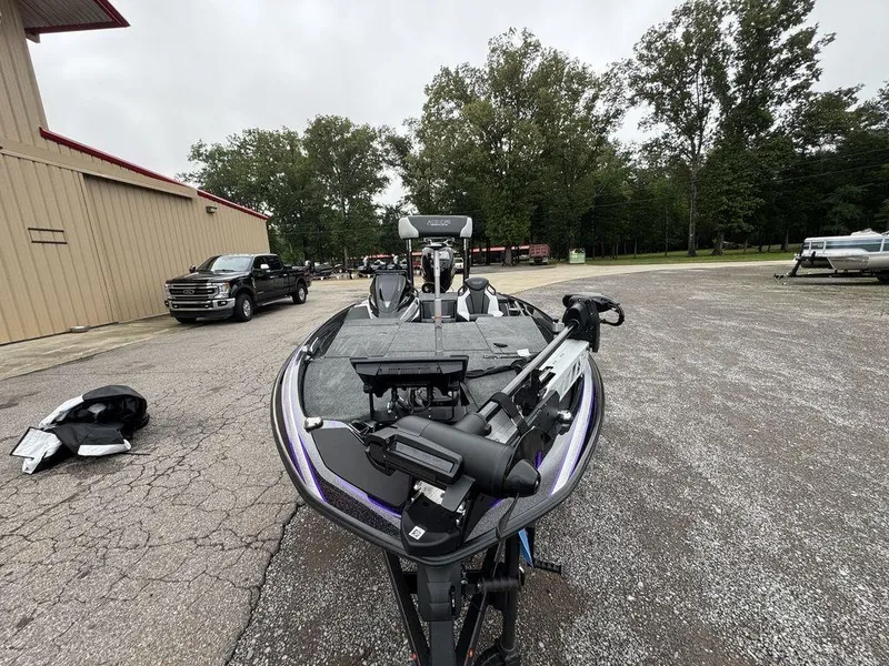 Slide: The Image of Skeeter FXR20 Limited 2025 - 10