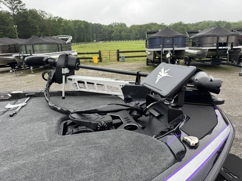 Slide: The Image of Skeeter FXR20 Limited 2025 - 2