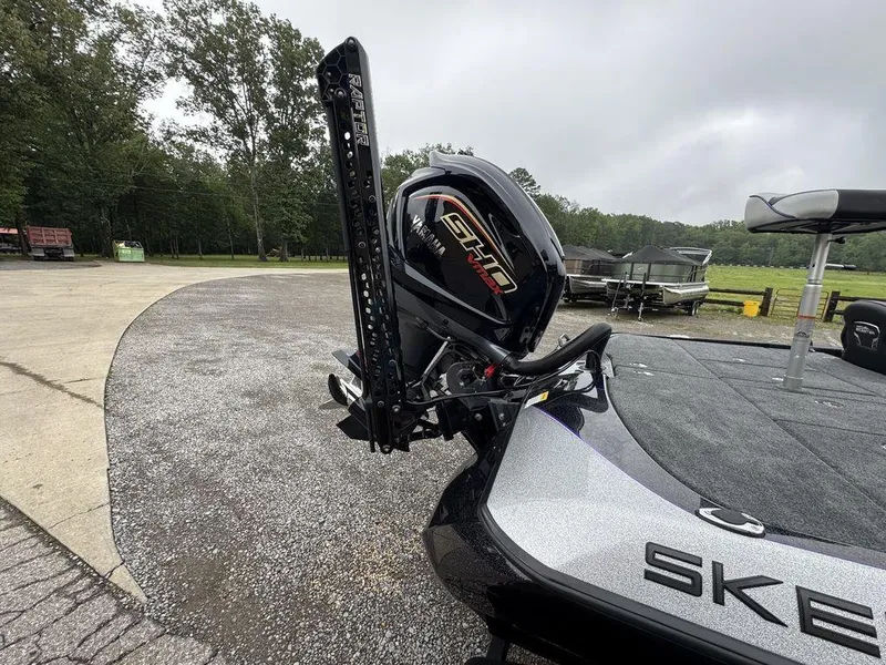 Slide: The Image of Skeeter FXR20 Limited 2025 - 5