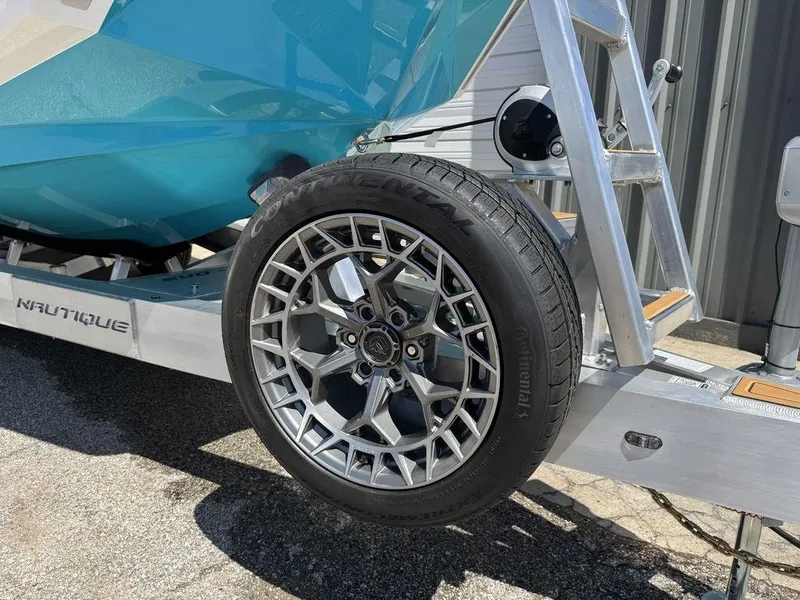 Slide: The Image of Nautique Super Air Nautique G23 2025 - 18