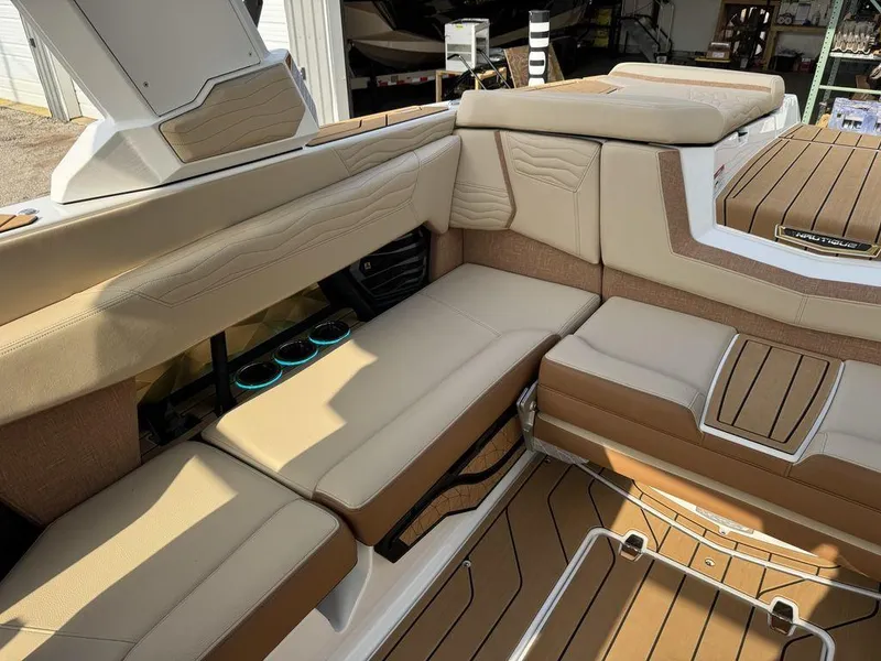 Slide: The Image of Nautique Super Air Nautique G23 2025 - 9