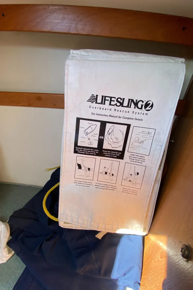 Slide: The Image of Lifesling 2 overboard rescue system on a 1992 Catalina 30 MkII sailboat. - 10