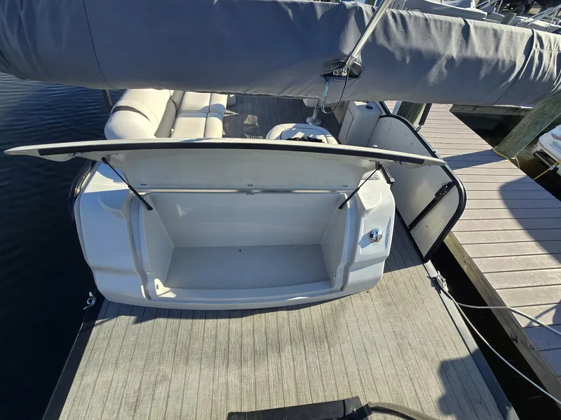 Slide: The Image of Avalon 2785 RJ 2019 - 9