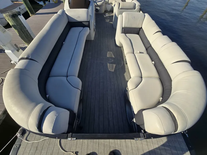 Slide: The Image of Avalon 2785 RJ 2019 - 7