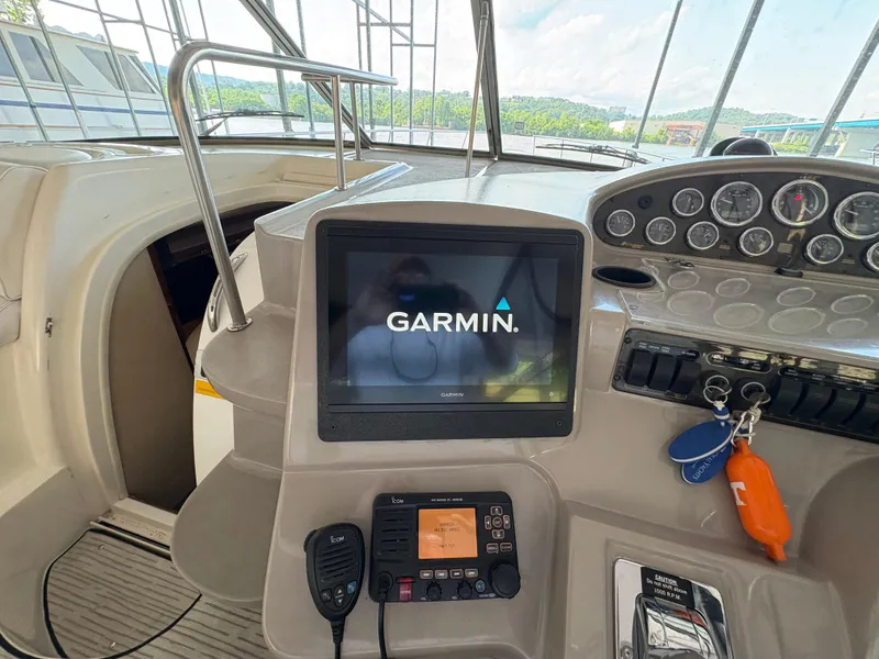 Slide: The Image of Cruisers 4270 Express 2003 - 12