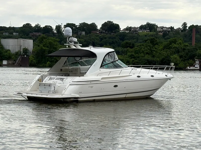 Slide: The Image of Cruisers 4270 Express 2003 - 3