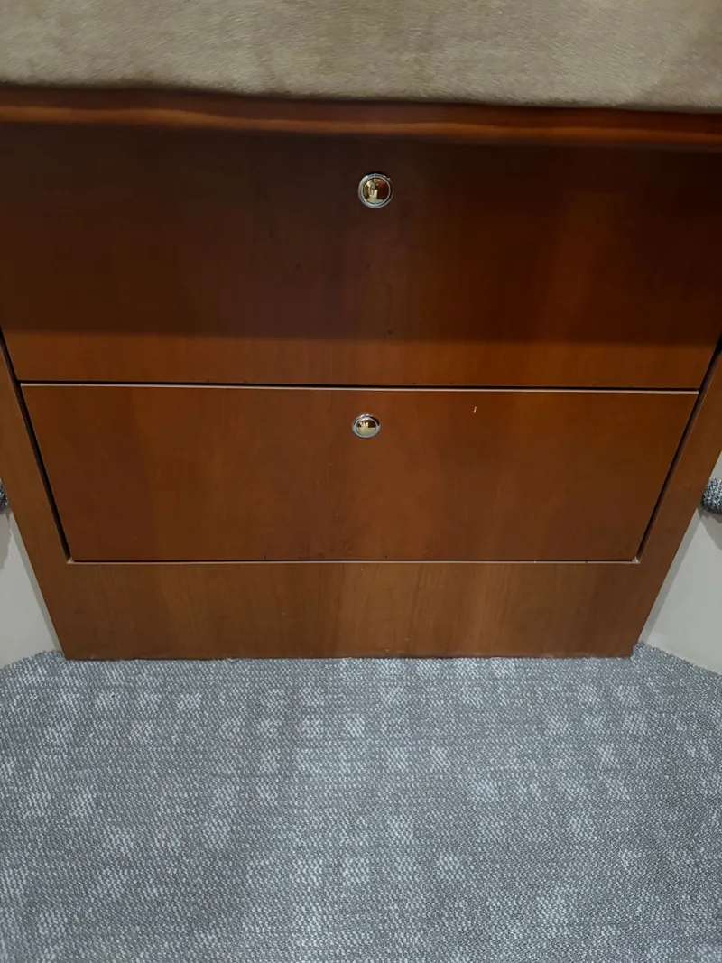 Slide: The Image of Cruisers 4270 Express 2003 - 43