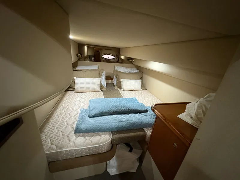 Slide: The Image of Cruisers 4270 Express 2003 - 49