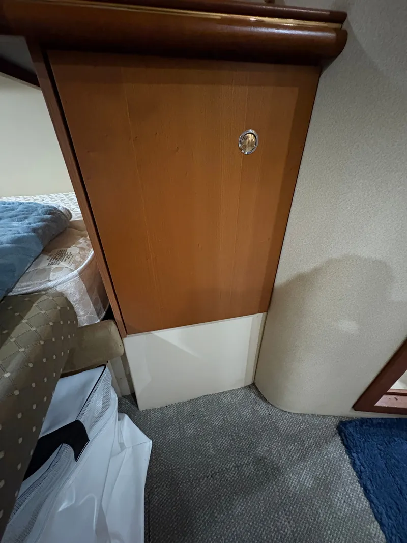 Slide: The Image of Cruisers 4270 Express 2003 - 51