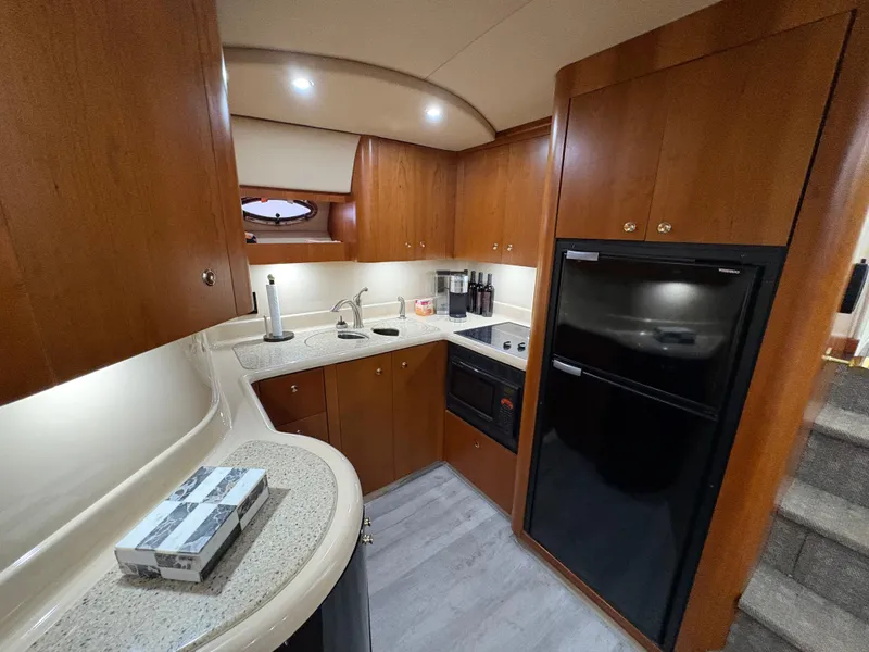 Slide: The Image of Cruisers Yachts 4270 Express 2003 - 20