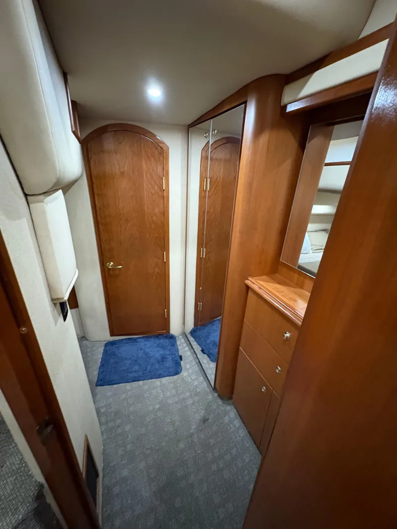 Slide: The Image of Cruisers Yachts 4270 Express 2003 - 22