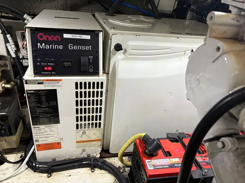 Slide: The Image of Cruisers Yachts 4270 Express 2003 - 30