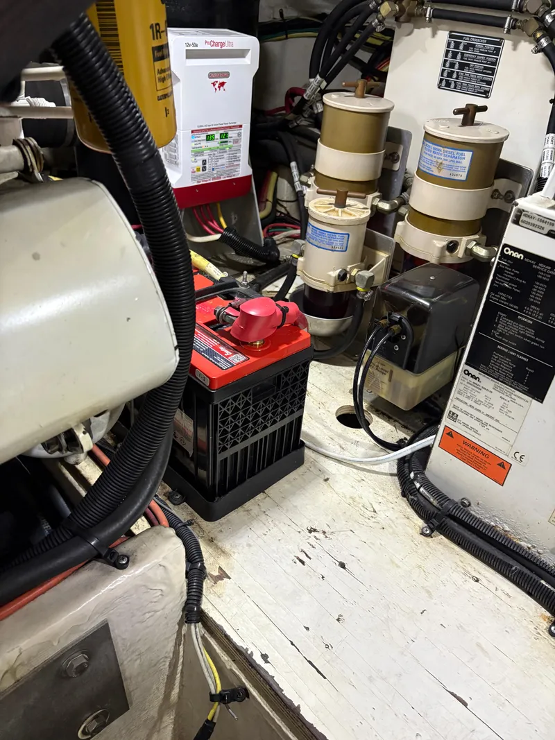 Slide: The Image of Cruisers Yachts 4270 Express 2003 - 31