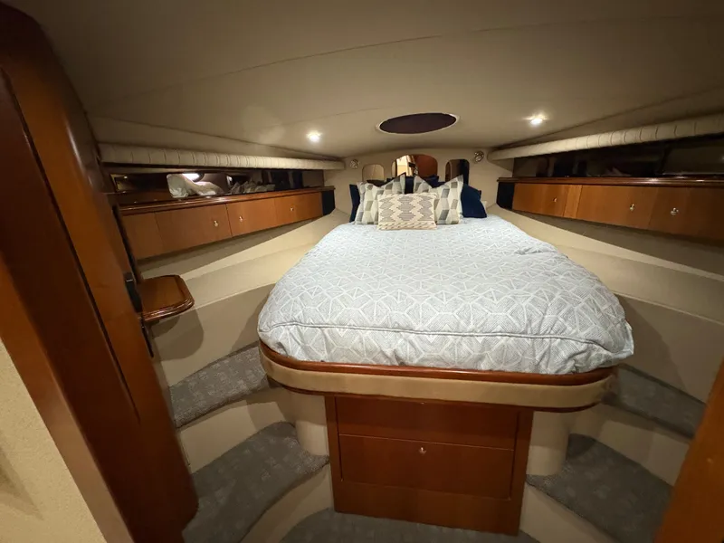 Slide: The Image of Cruisers Yachts 4270 Express 2003 - 40