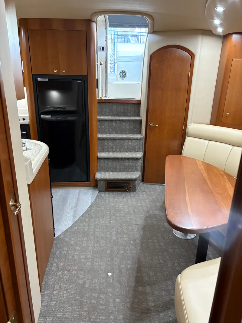 Slide: The Image of Cruisers Yachts 4270 Express 2003 - 47