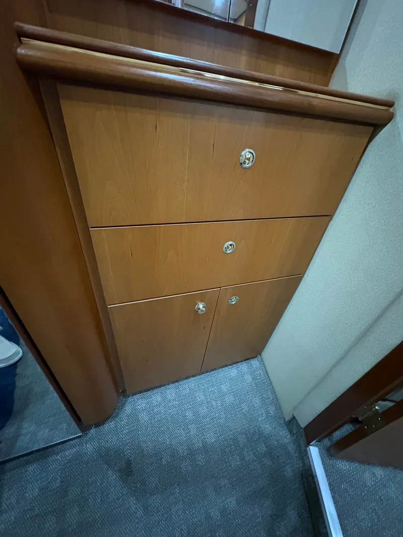 Slide: The Image of Cruisers Yachts 4270 Express 2003 - 53