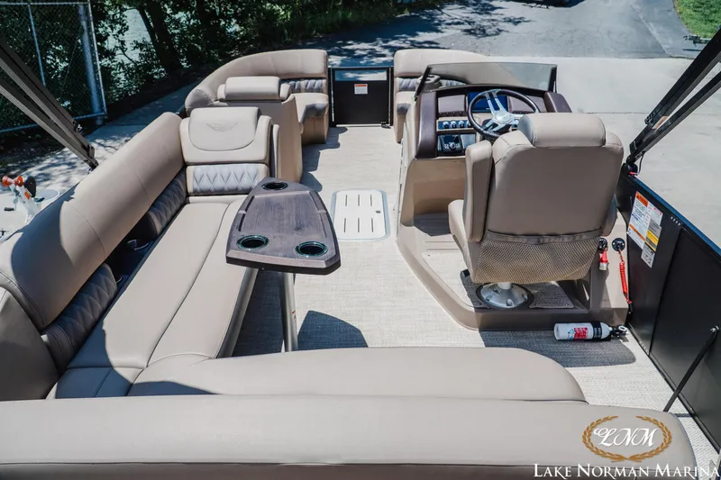 Slide: The Image of Bennington 24LXSSB 2024 - 12