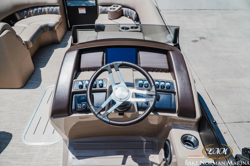 Slide: The Image of Bennington 24LXSSB 2024 - 16