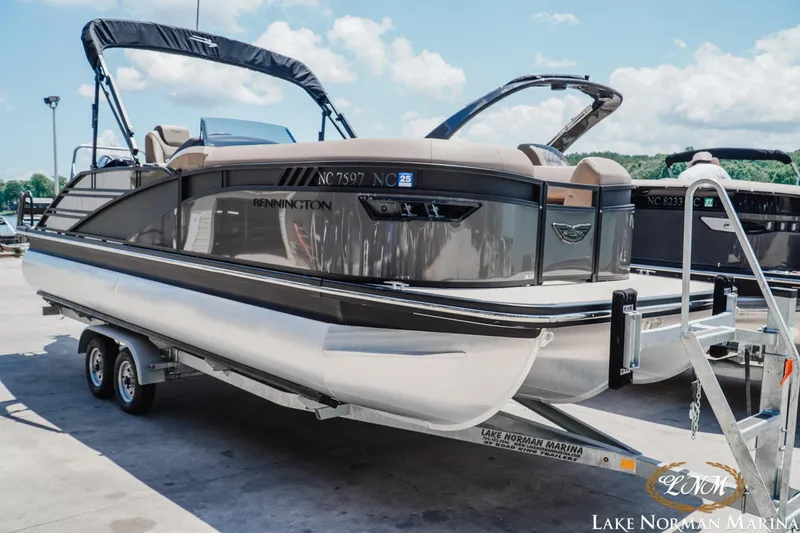 Slide: The Image of Bennington 24LXSSB 2024 - 5