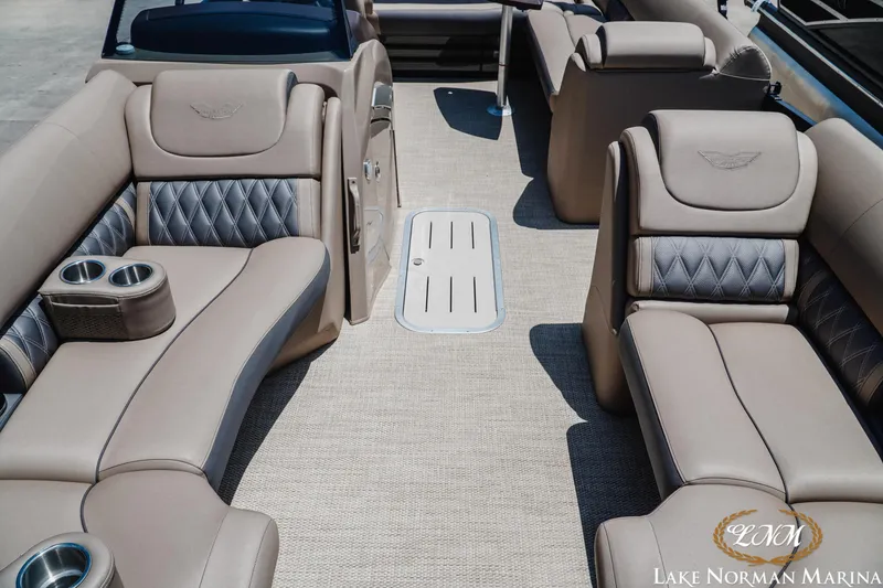 Slide: The Image of Bennington 24LXSSB 2024 - 9