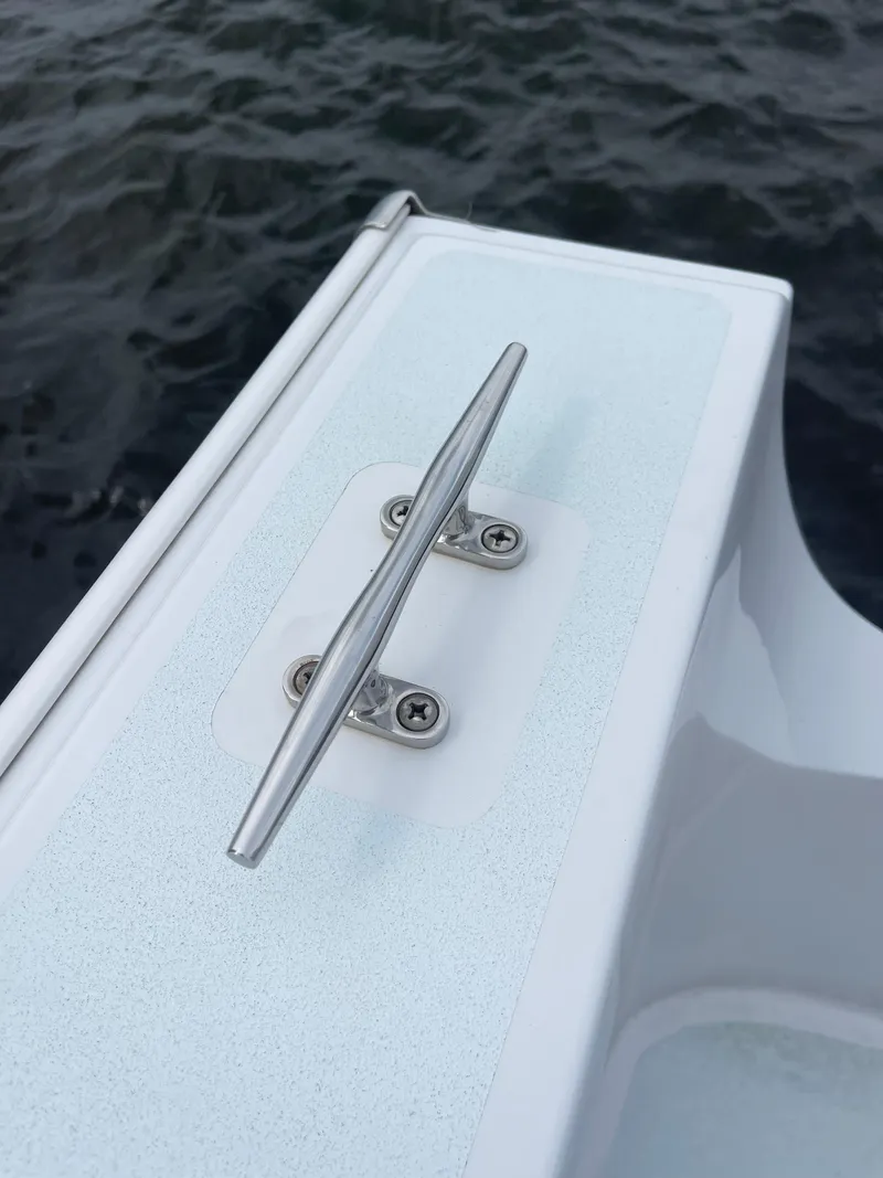 Slide: The Image of Boston Whaler Custom 1989 - 11