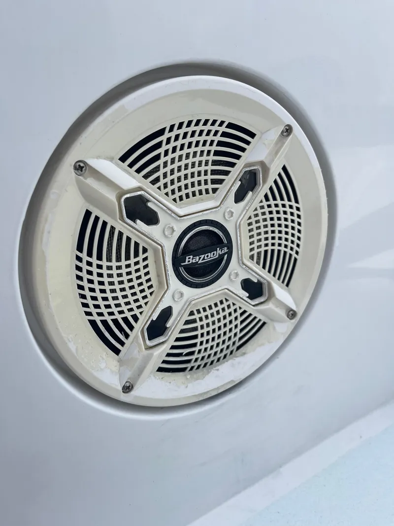 Slide: The Image of Boston Whaler Custom 1989 - 12