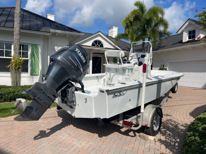 Slide: The Image of Boston Whaler Custom 1989 - 2