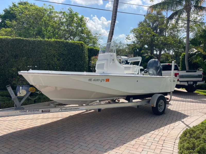 Slide: The Image of Boston Whaler Custom 1989 - 3