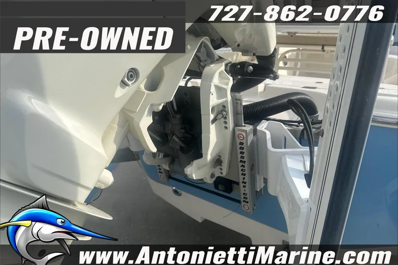 Slide: The Image of Pre-owned 2020 Sea Chaser 23 LX boat, detailed view of engine mount. - 19