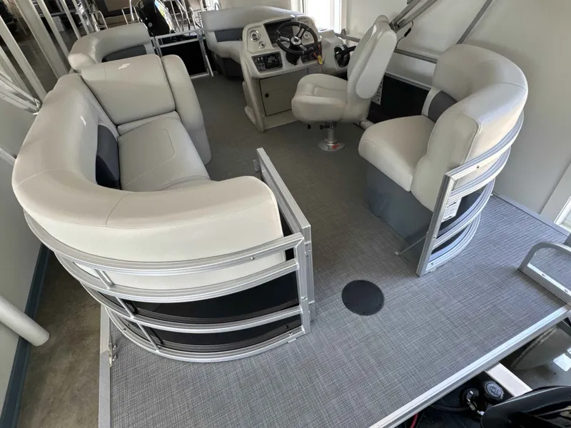 Slide: The Image of Starcraft LX 18 R 2026 - 7