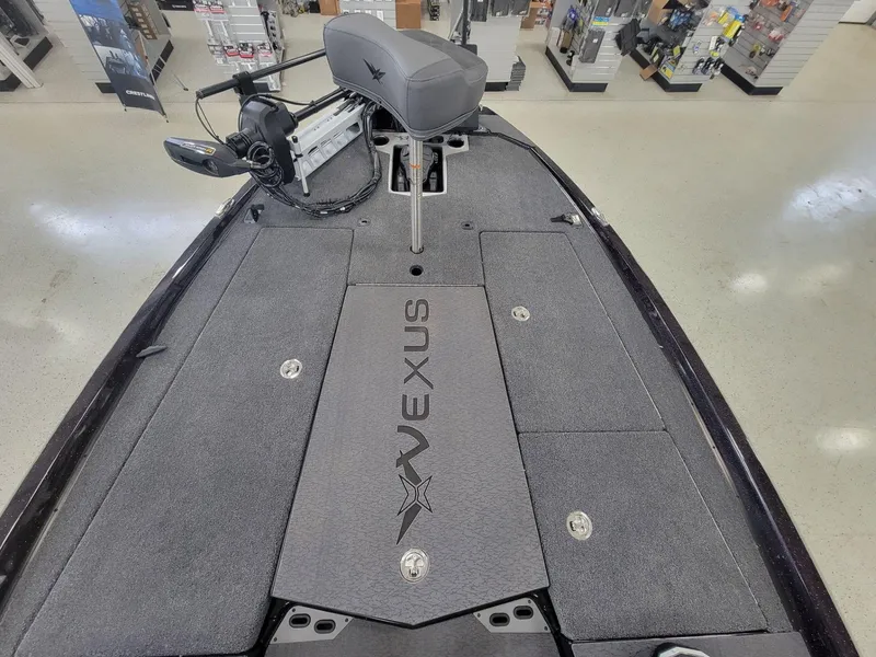 Slide: The Image of Vexus Boats VXs20 2025 - 12
