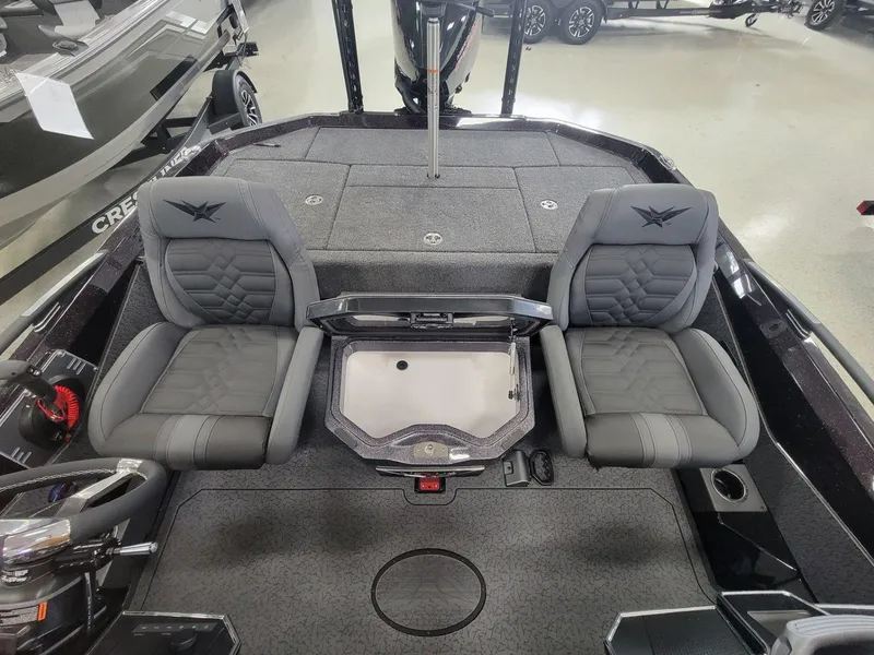 Slide: The Image of Vexus Boats VXs20 2025 - 20