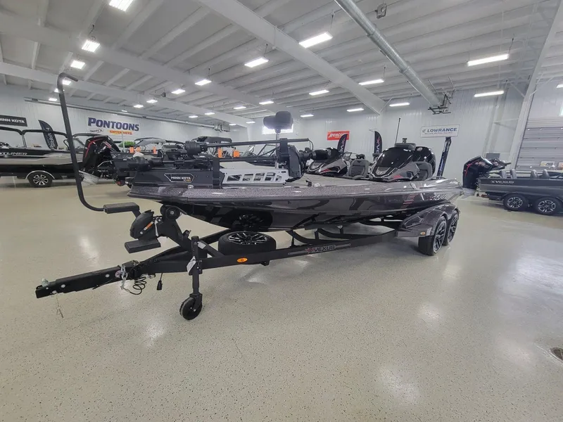 Slide: The Image of Vexus Boats VXs20 2025 - 3
