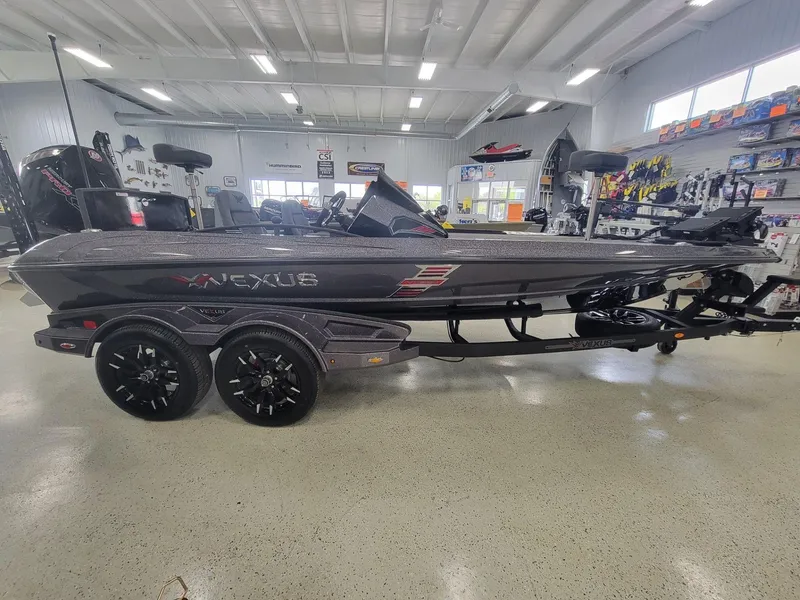 Slide: The Image of Vexus Boats VXs20 2025 - 9