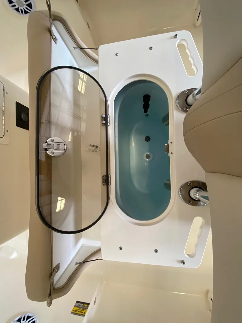 Slide: The Image of Scout 195 Sportfish 2025 - 10