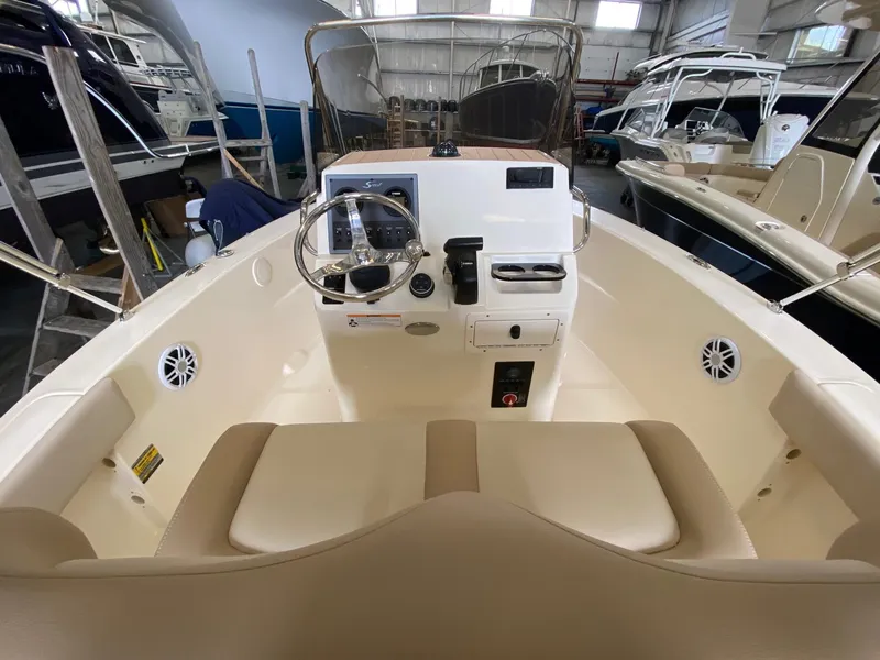 Slide: The Image of Scout 195 Sportfish 2025 - 4