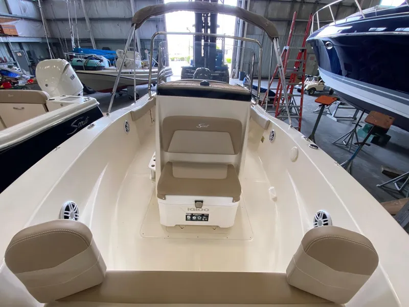 Slide: The Image of Scout 195 Sportfish 2025 - 6