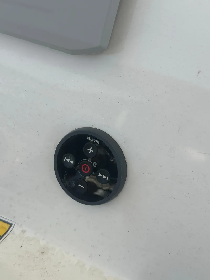 Slide: The Image of Control panel on 2023 NauticStar 2602 Legacy boat. - 30