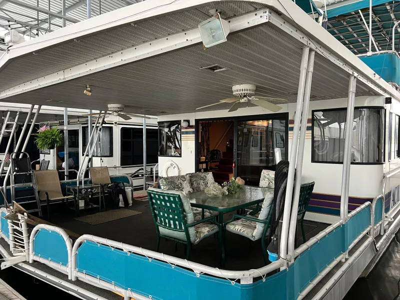 Slide: The Image of Lakeview 79 x 18 Houseboat 1997 - 10