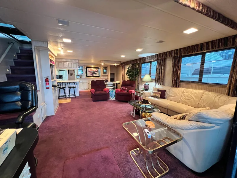 Slide: The Image of Lakeview 79 x 18 Houseboat 1997 - 12