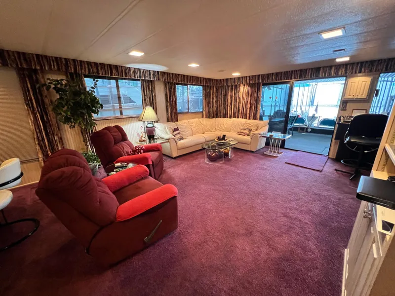 Slide: The Image of Lakeview 79 x 18 Houseboat 1997 - 13