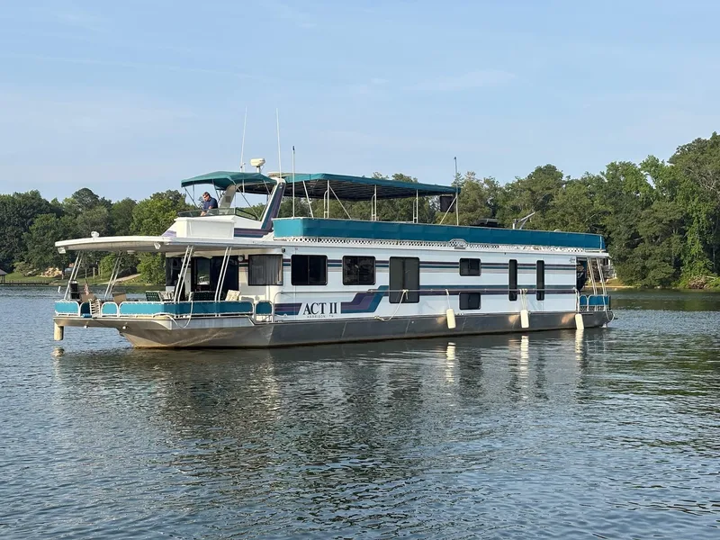 Slide: The Image of Lakeview 79 x 18 Houseboat 1997 - 2