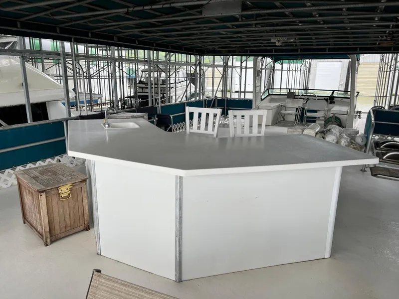 Slide: The Image of Lakeview 79 x 18 Houseboat 1997 - 48