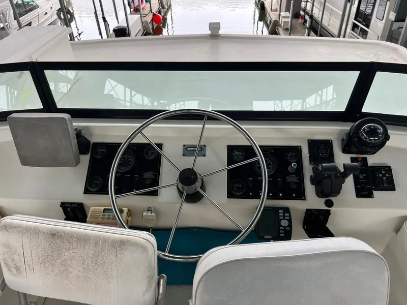 Slide: The Image of Lakeview 79 x 18 Houseboat 1997 - 51