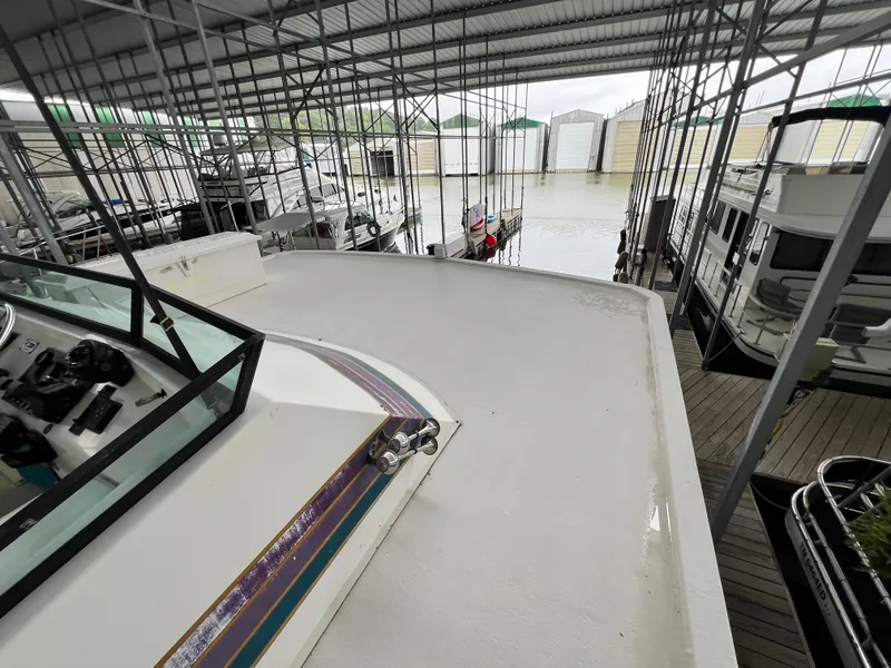 Slide: The Image of Lakeview 79 x 18 Houseboat 1997 - 52