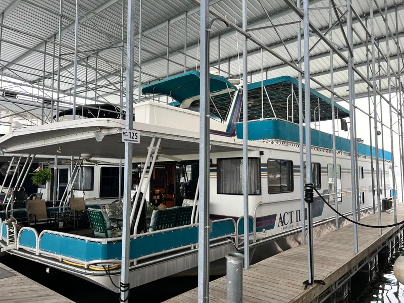 Slide: The Image of Lakeview 79 x 18 Houseboat 1997 - 8